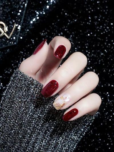 Top những mẫu nail đẹp giúp bạn tỏa sáng trong mùa cuối năm