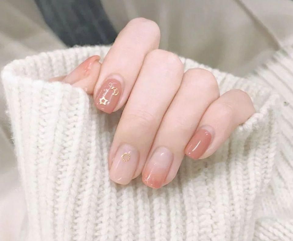 3 mẫu nail đơn giản dễ thương "chất như nước cất"