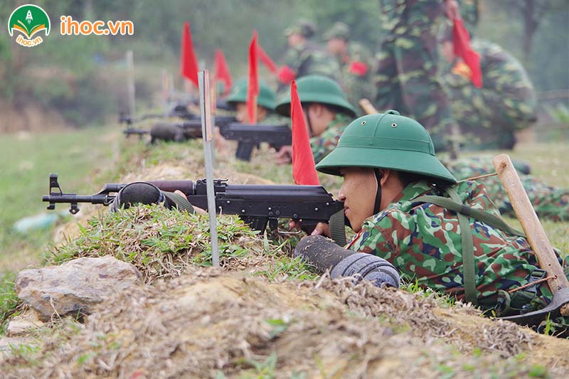 AK súng tiểu liên