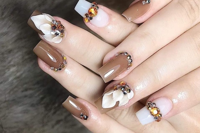 Top 15 mẫu nail đính đá được yêu thích nhất - Ảnh 7