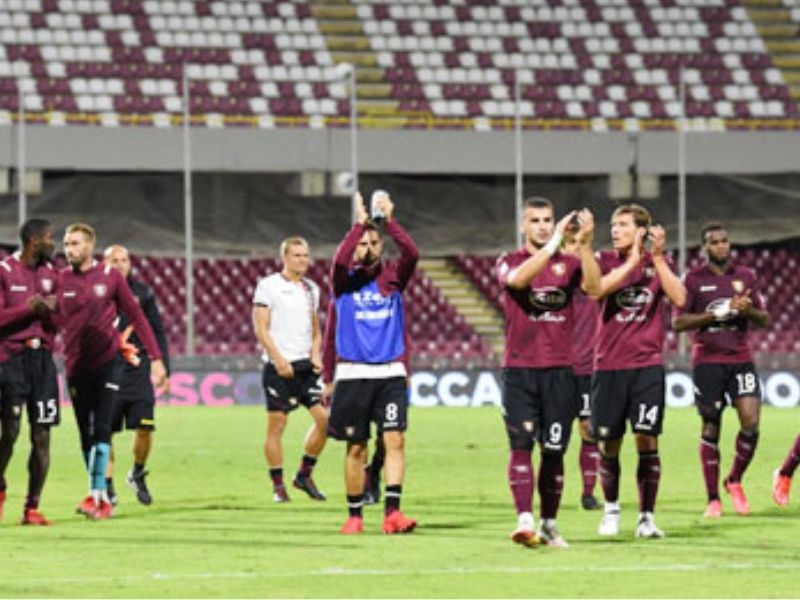 Thông tin câu lạc bộ Salernitana: hình ảnh, đội, tin tức