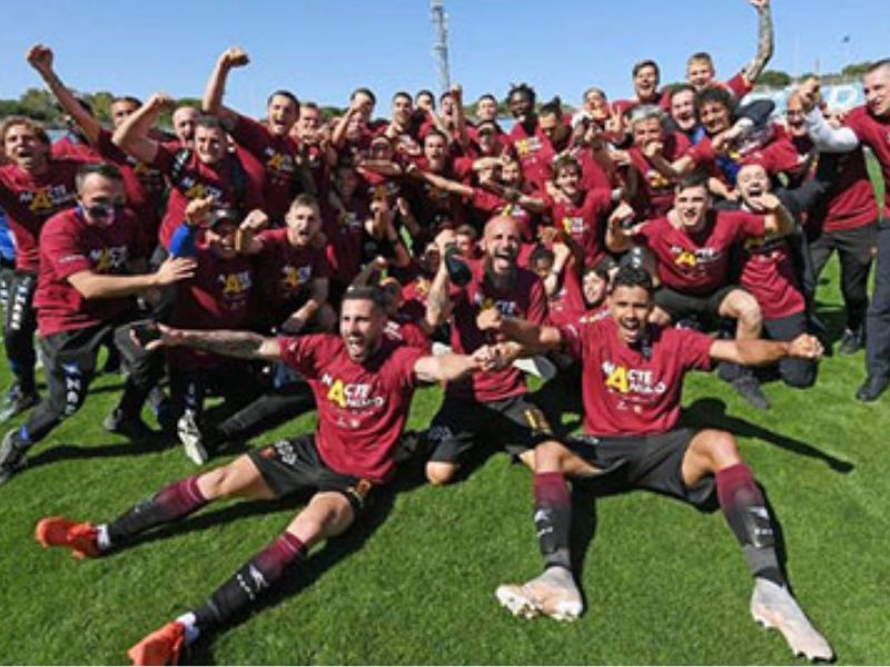 Thông tin câu lạc bộ Salernitana: hình ảnh, đội, tin tức