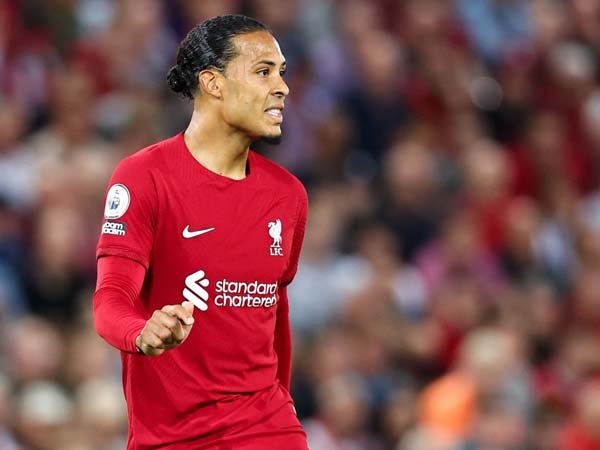 Trung vệ là gì? Chức năng và nhiệm vụ của trung vệ bóng đá