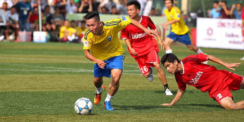 Bóng đá phủi là gì? Các giải bóng đá sân 7 nổi tiếng hiện nay