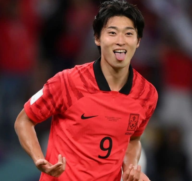 Cho Gue-sung thi đấu chủ yếu ở vị trí tiền đạo cắm