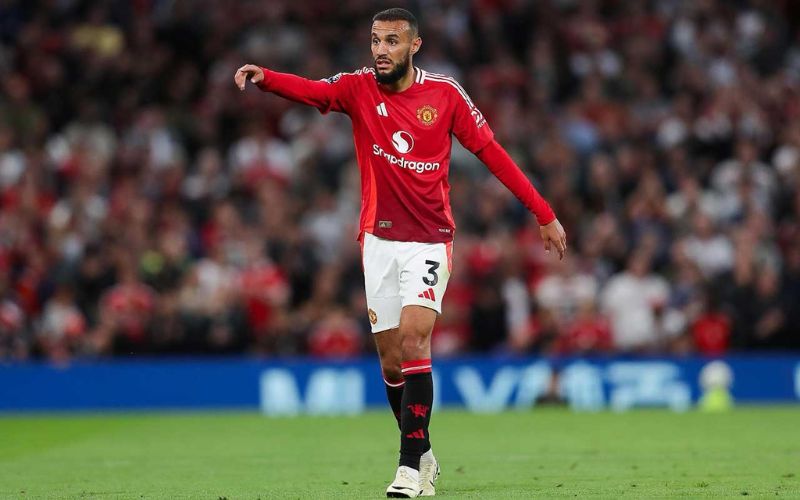 Noussair Mazraoui hậu vệ đa năng của bóng đá Maroc