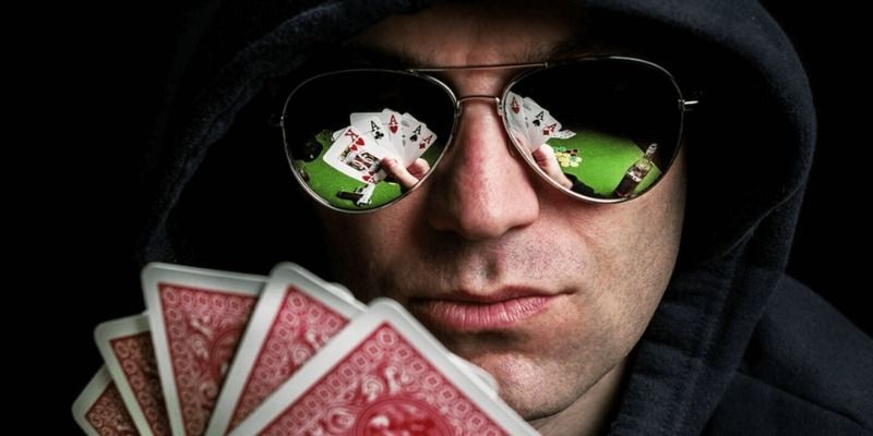 Poker face nghĩa là gì? Khám phá tất tần tật những thú vị về nó Poker face nghĩa là gì? Những kiến thức thú vị về Poker face